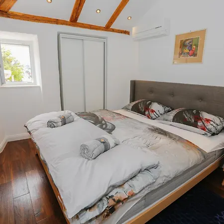 Castellum Apartment